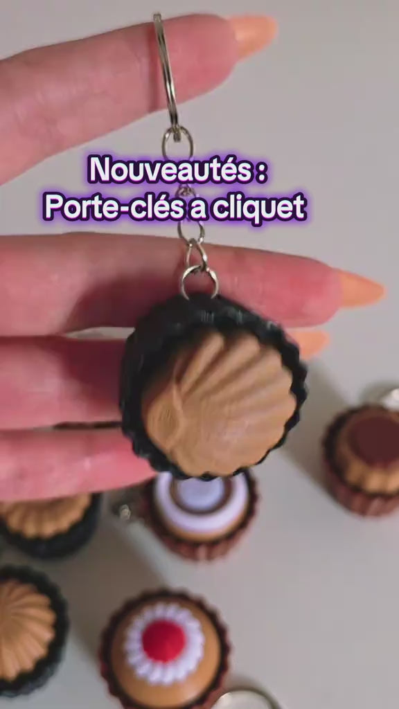 Porte-clé Pâtisserie Kawaii à Cliquet 🍰 – Mini Gâteau Miniature pour Sac