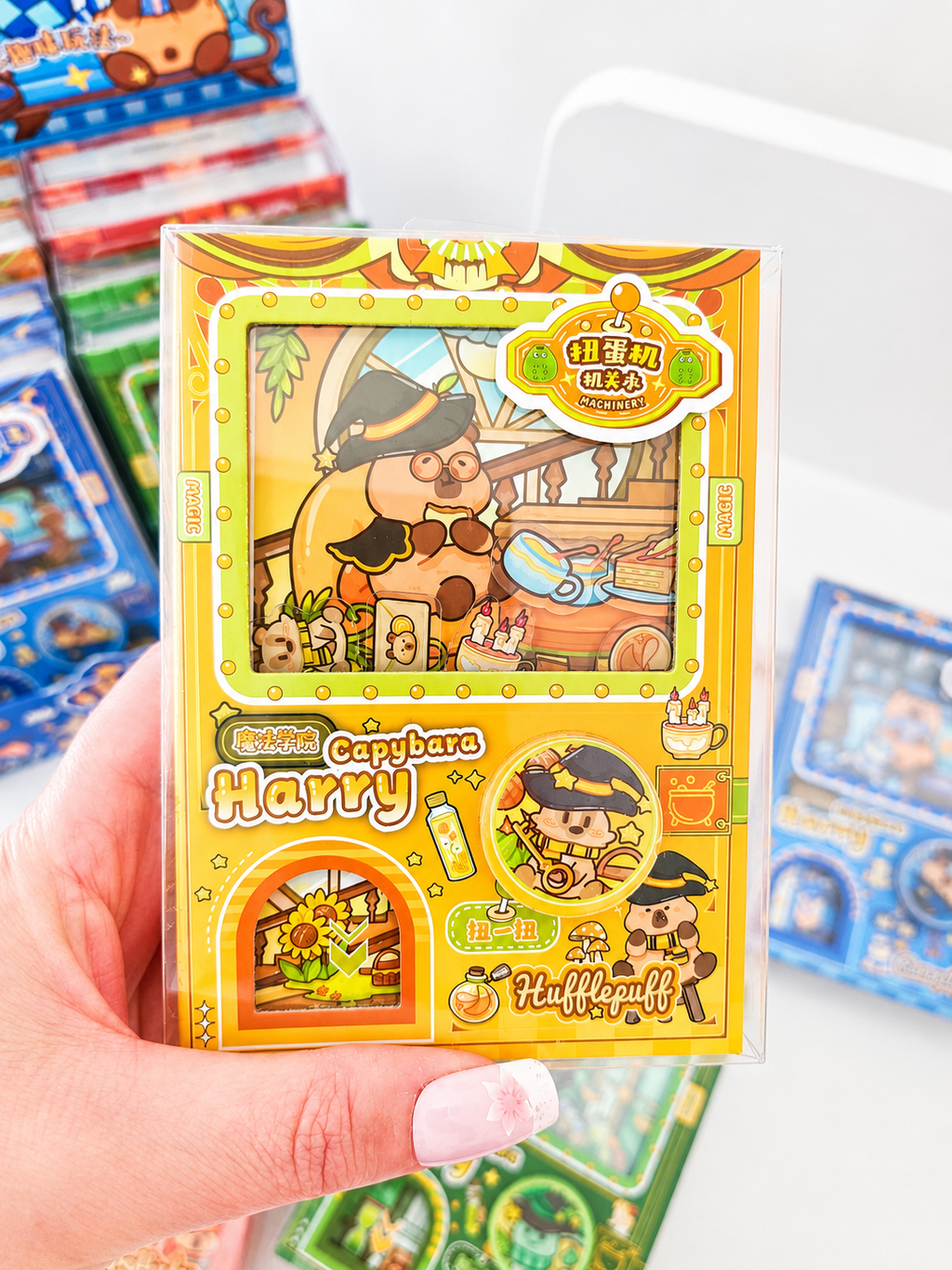 Mini carnet kawaii Capybara Harry et accessoires sur fond blanc – Mimisu
