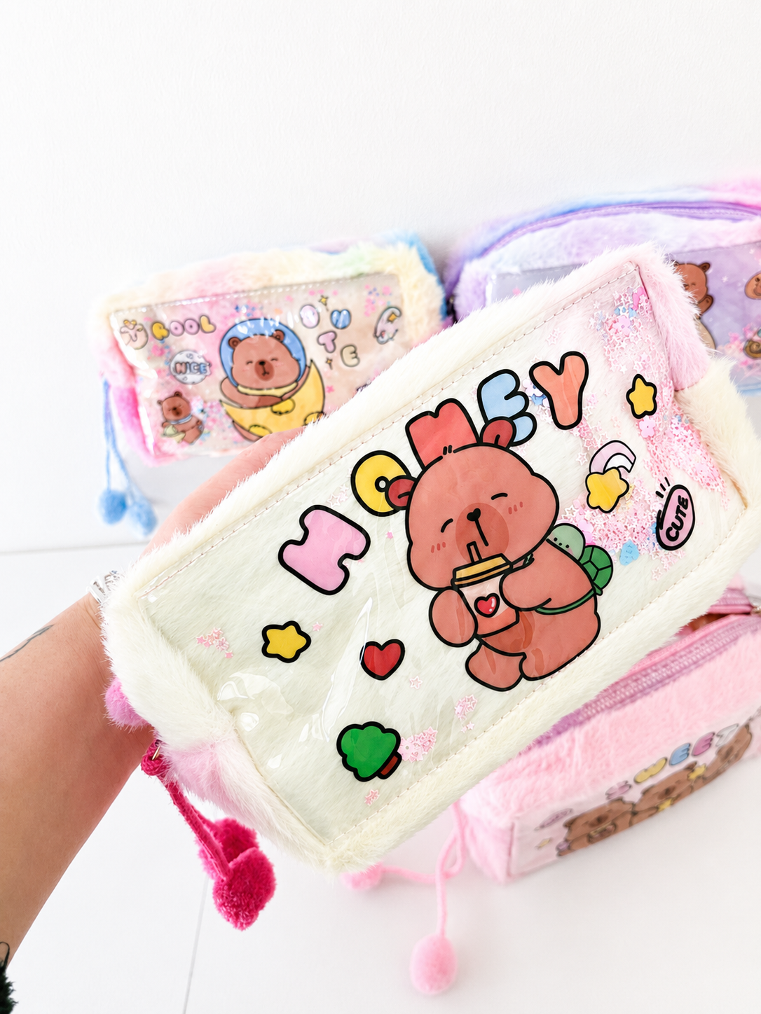 Trousse kawaii Capybara peluche détail fermeture éclair – Mimisu
