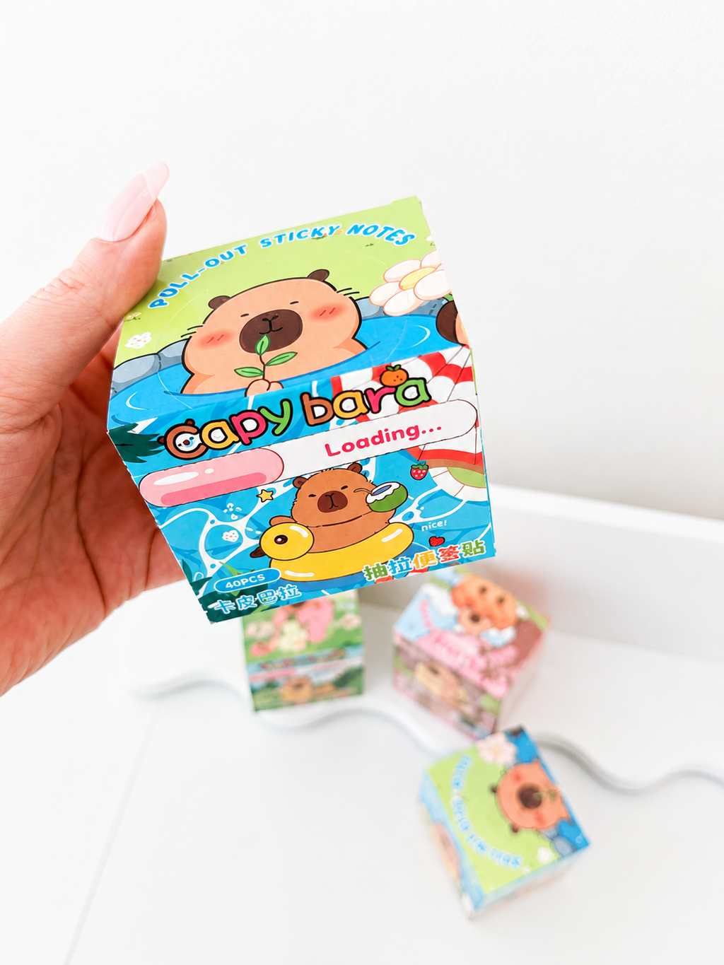 Capybara pull-out sticky notes kawaii tenu en main pour montrer la taille – Mimisu
