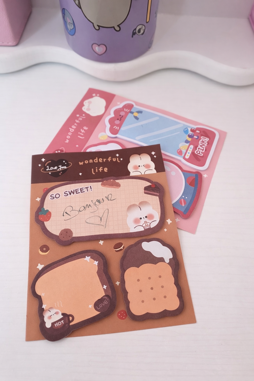 Post-its kawaii tenus en main pour montrer la taille – Mimisu
