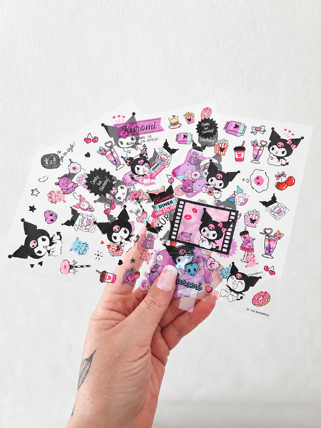 Stickers PET Sanrio kawaii collés sur un carnet pour décoration – Mimisu

